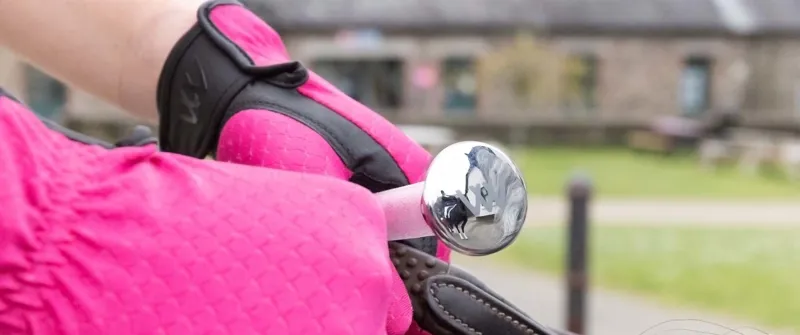 Woof Wear Zennor Glove - Berry-1